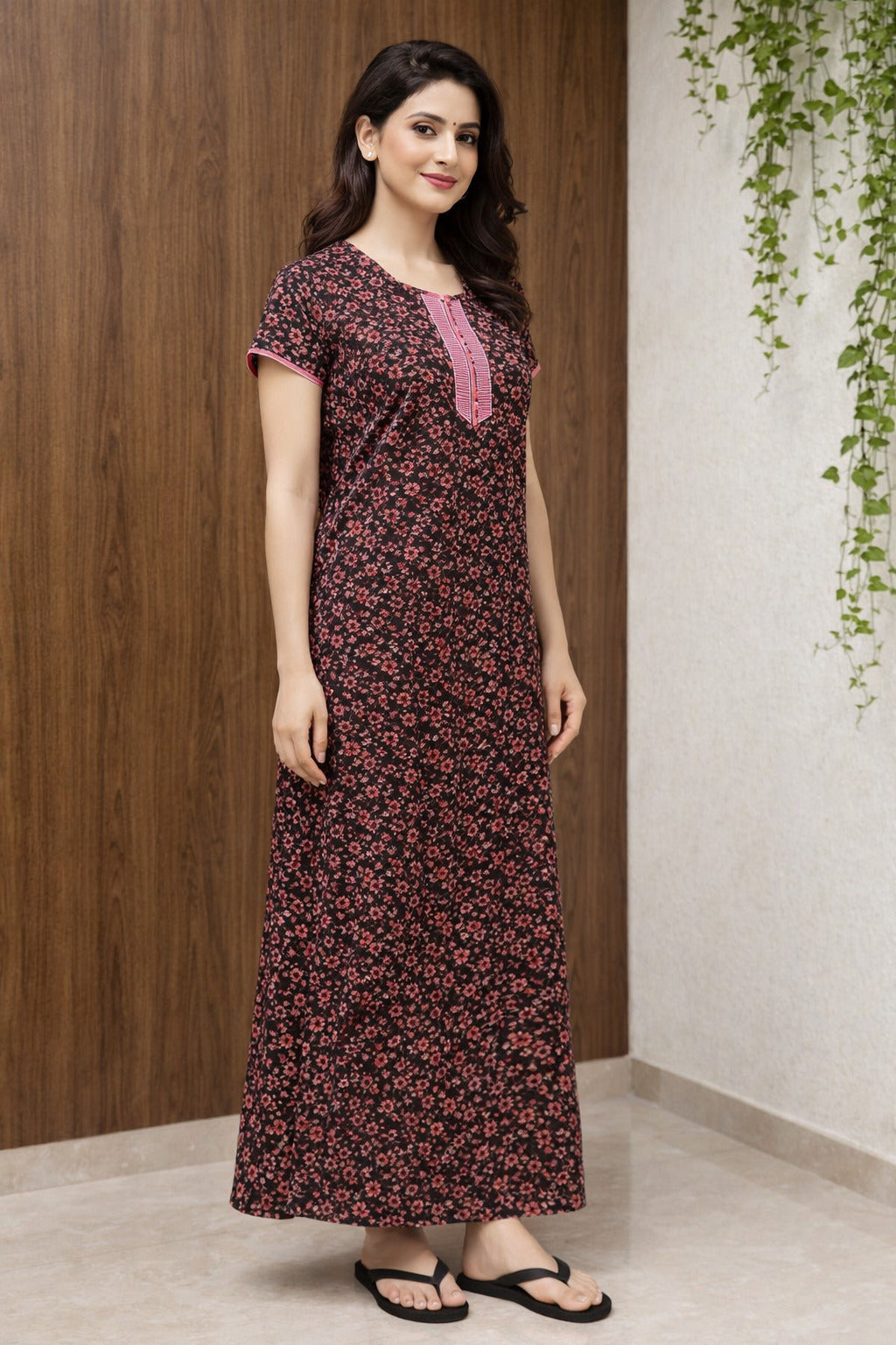 Elegant Floral Maxi Dress with Comfortable Fit for Women in Black
