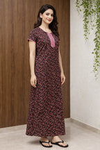 Elegant Floral Maxi Dress with Comfortable Fit for Women in Black