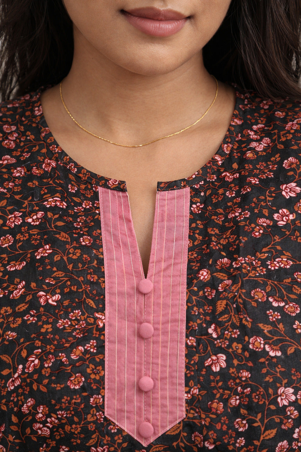 Elegant Floral Maxi Dress with Comfortable Fit for Women in Black