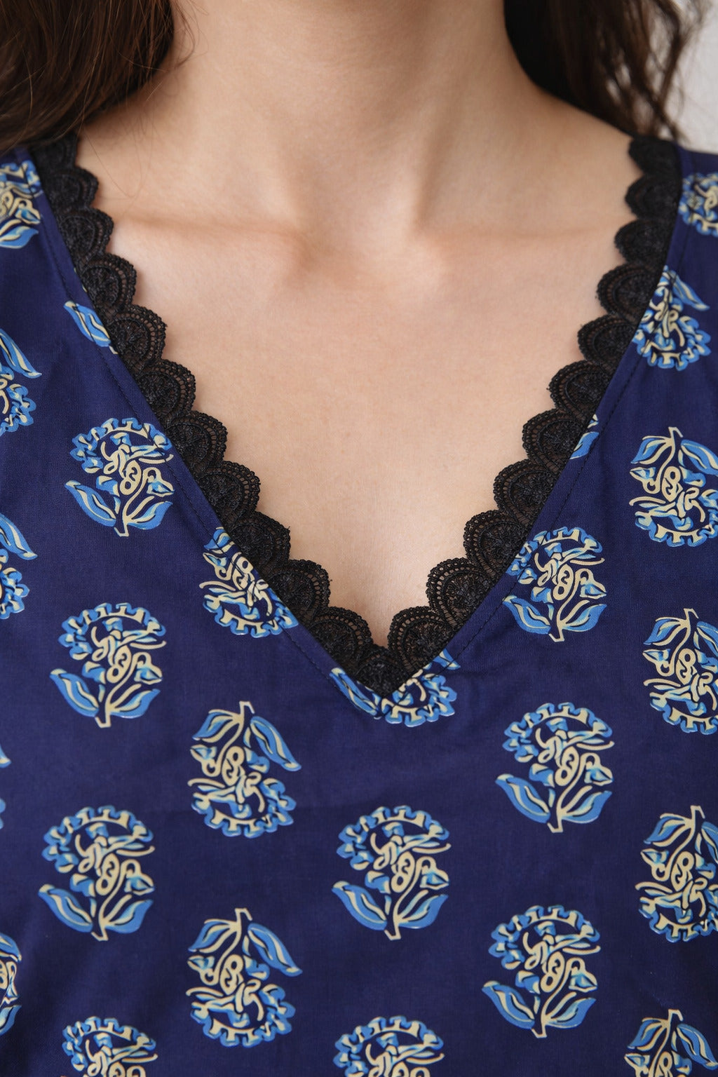 Elegant Floral Maxi Dress with Pockets - Navy Blue